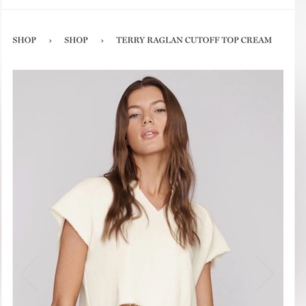 Eterne Cream Raglan Crop Top